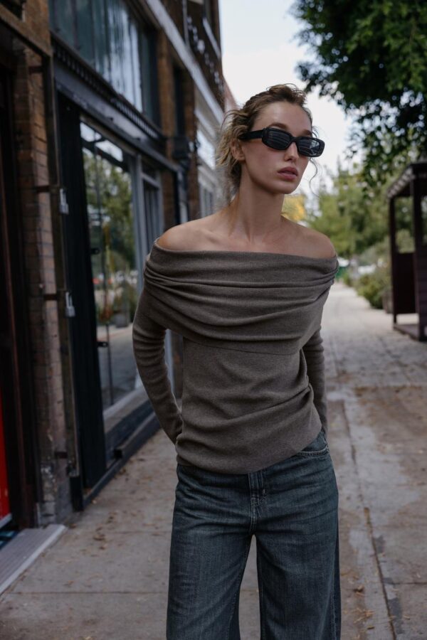 GATHERED STRAPLESS KNIT TOP - Image 2